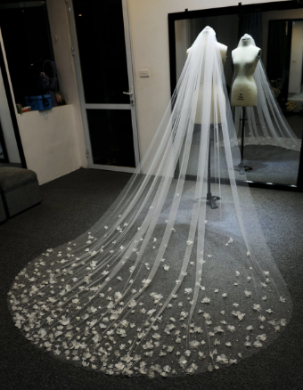 Lamnhi Studio Style# LS32 - Deep V Cape Cathedral #1 Off White thumbnail