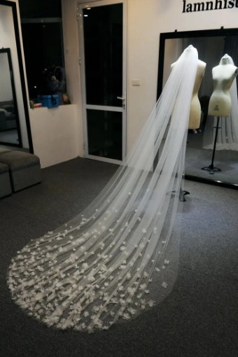 Lamnhi Studio Style# LS32 - Deep V Cape Cathedral #3 thumbnail