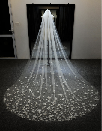 Lamnhi Studio Style# LS32 - Deep V Cape Cathedral #5 Off White thumbnail