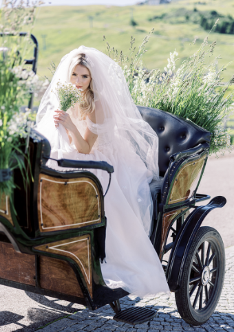 Toni Federici Wedding Cake #2 Light Ivory thumbnail