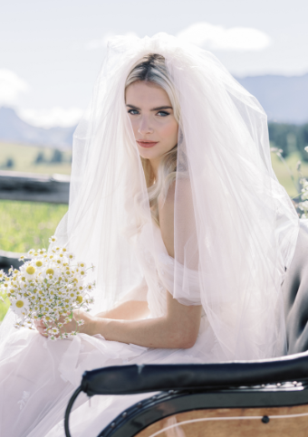 Toni Federici Wedding Cake #1 Light Ivory thumbnail