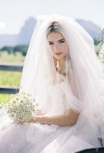 Toni Federici Wedding Cake #0 default Light Ivory thumbnail