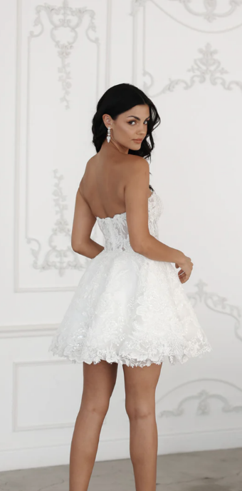 Untamed Petals Jacqueline #6 White thumbnail