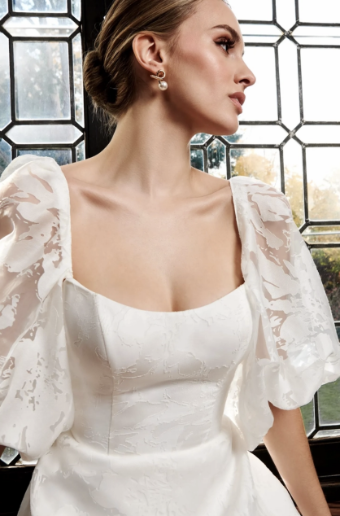 Kelly Faetanini Jardins w/Sleeve V1 #4 default Ivory thumbnail